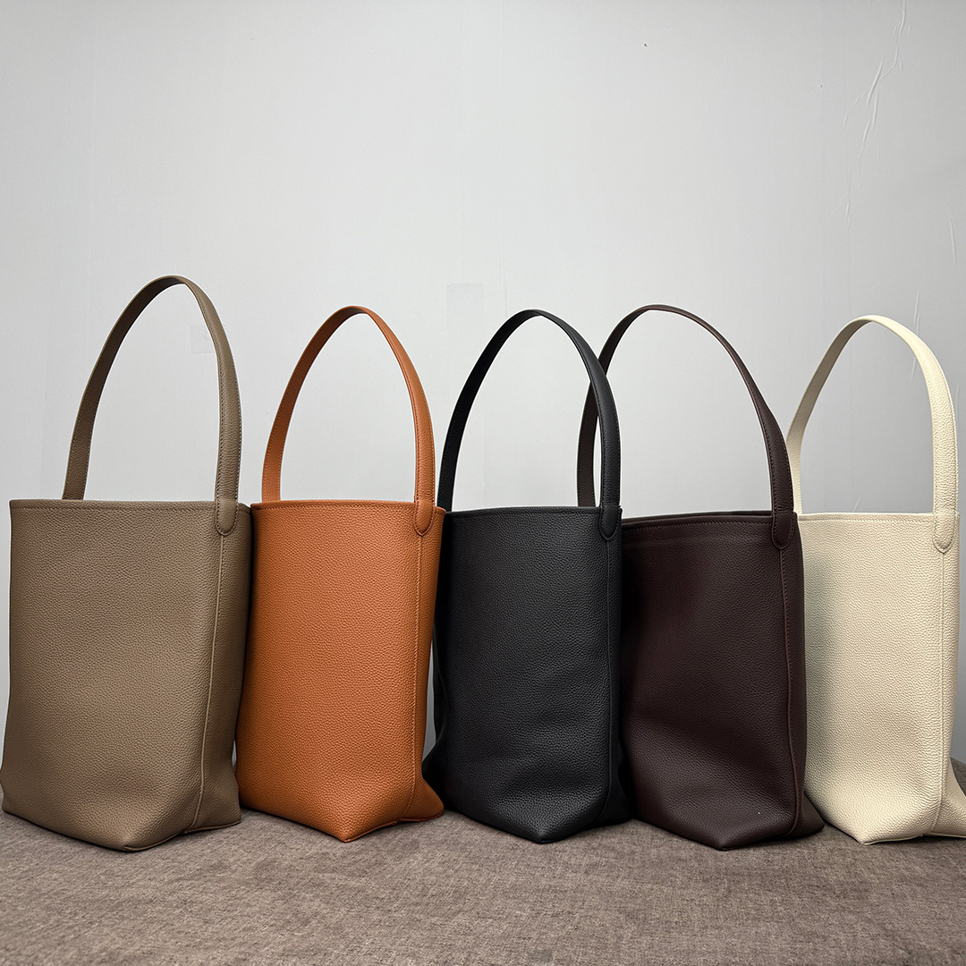 MENDY Bucket Bag Large Women's - Luxury Bags Sale avis et prix