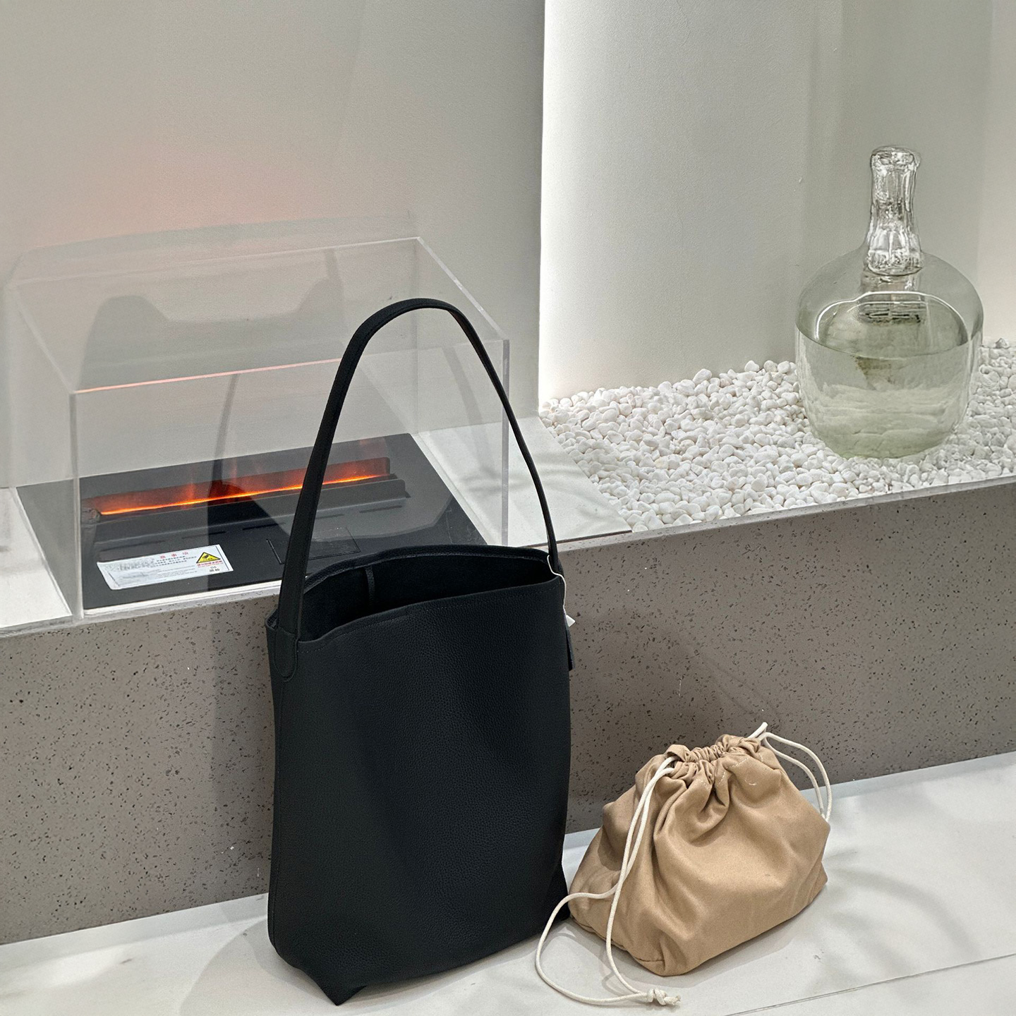 MENDY Bucket Bag Large Women's - Luxury Bags Sale avis et prix
