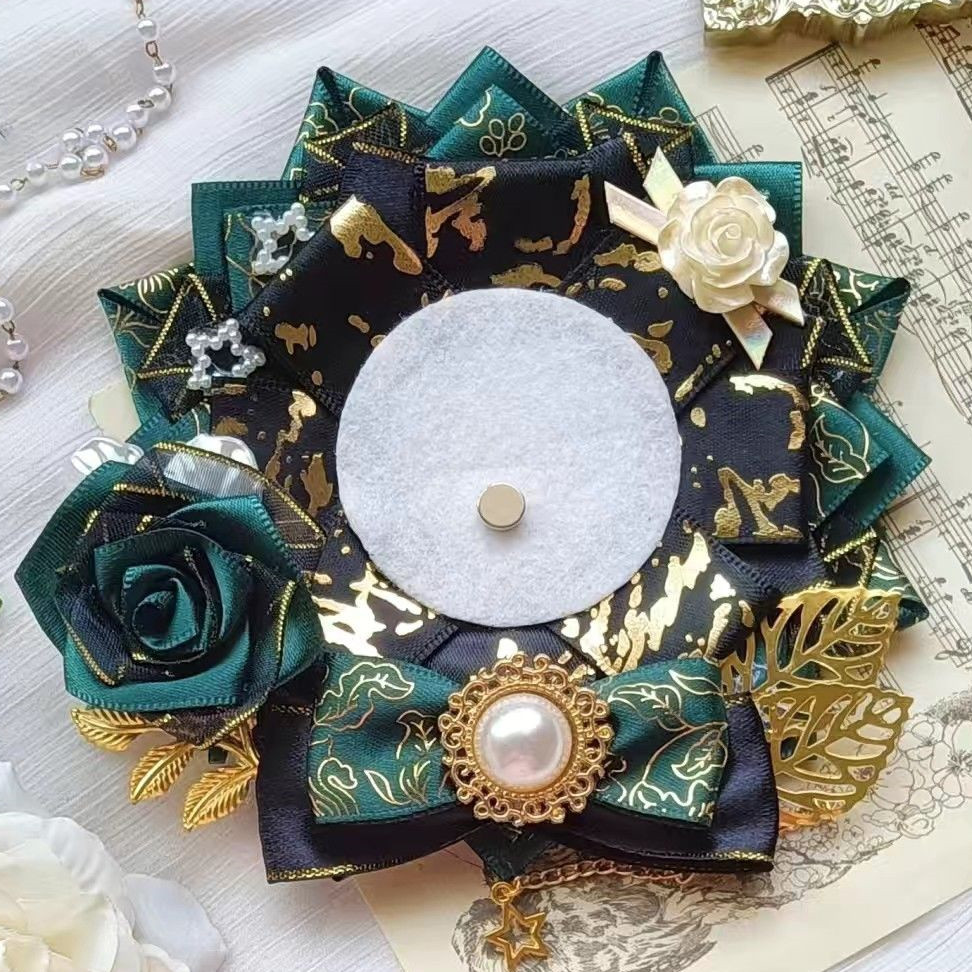 Green Ribbon Badge Rosette. Lu - Luxury Bags Green avis et prix